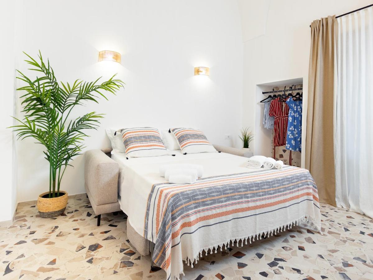 Cally Suite Room มาร์ตินาฟรังกา ภายนอก รูปภาพ